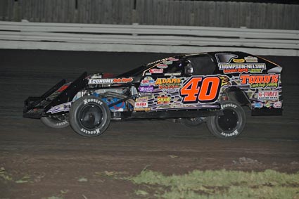 2010 M 40 BUZZY ADAMS 916