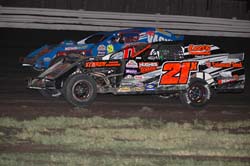 2010 M 21 TRAVIS SAURER 916