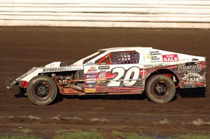 2010 MW 20 TOM GILL 916
