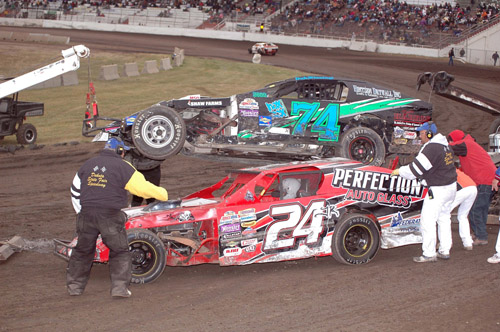 2011 X MW TURN 3 MELEE 915A