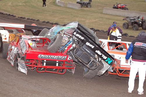 2011 X MW TURN 3 MELEE 915D