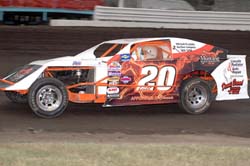 2011 MW 20 TOM GILL 915A