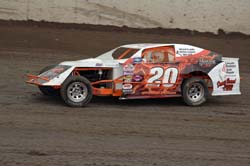2011 MW 20 TOM GILL 916