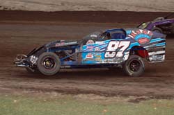 2011 M 87 CURT LUND 917