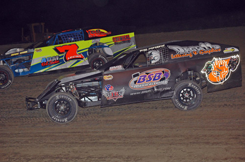 2011 X M KIRCHOFF LOOKING AT THE LEAD 86