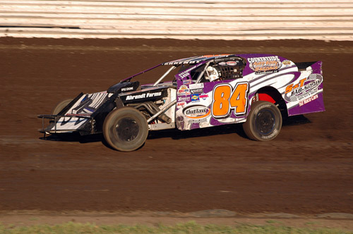 2011 M 84 CODY AHRENDT 820A