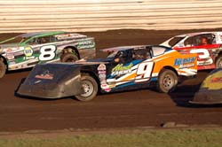 2011 X SS WRANEK IN THE MIDDLE OF IT ALL 820