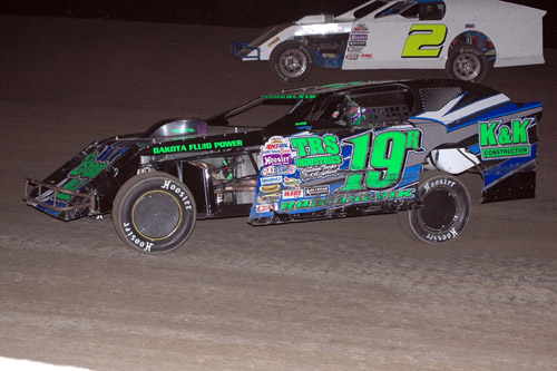 2011 M 19 ROSS ROMDALVIK 923A