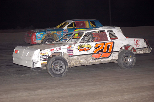 2012 X ST BARNHARDT MAKES A MOVE FOR THE LEAD 825