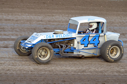 2012 V 44 BRUCE LUND 84