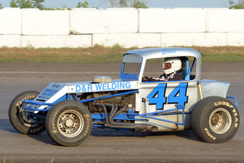 2012 V 44 BRUCE LUND 76A