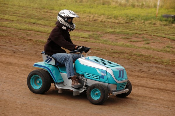 2013 LAWMOWER 77 89.JPG