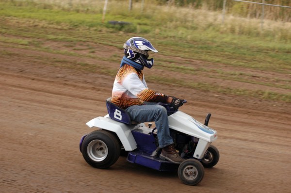 2013 LAWNMOWERS 8 89.JPG