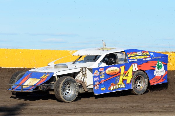 2013 MW 14 JON BEEBE 728A.jpg