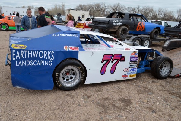 2014 MW 77 NICK KIRCHHEVEL 53A.jpg