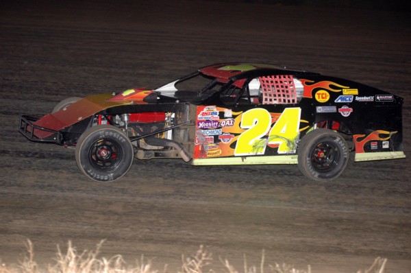 2014 MW 24 PERRY BENNETT 831.jpg
