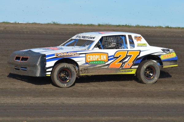 2014 B 27 BRIAN NEAL 75B.jpg