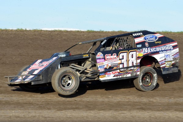 2014 MW 38 JASON VEJTRUBA 75A.jpg