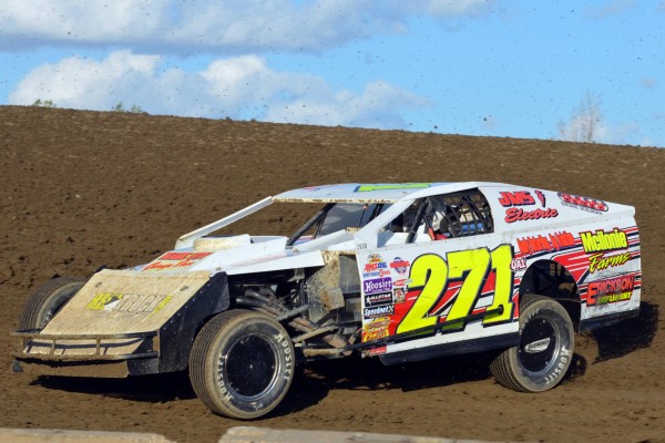 2014 MW 271 KELLY HAGEL 920.jpg