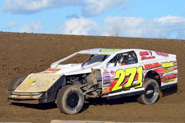 2014 MW 271 KELLY HAGEL 920A.jpg