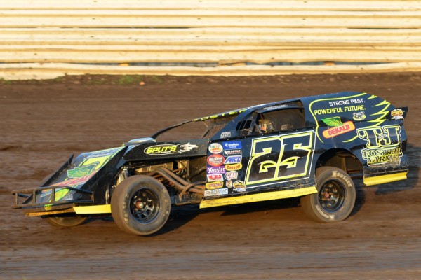 2015 M 25 THOMAS FOSTER 815.jpg