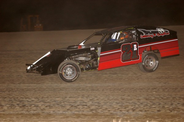 2016 M 21 JOHN ROBERTSON 716.jpg