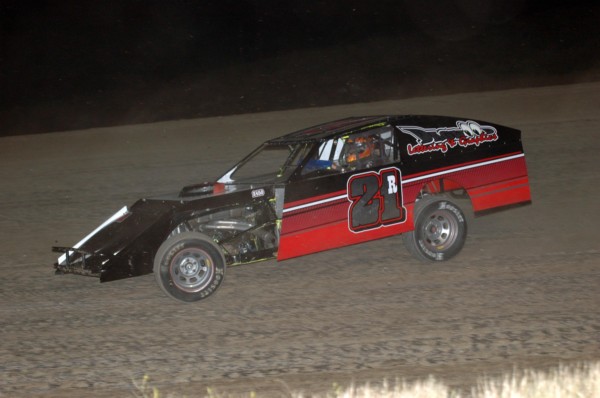 2016 M 21 JOHN ROBERTSON 716A.jpg