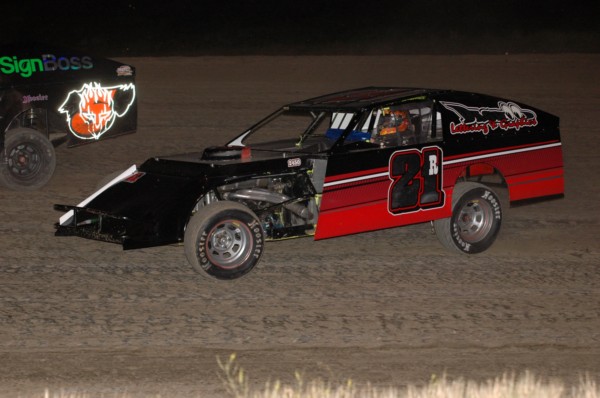 2016 M 21 JOHN ROBERTSON 716B.jpg