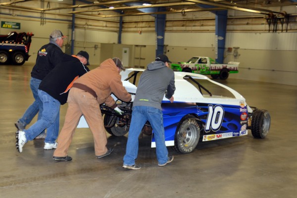 2016 X M4 HOW MANY DRIVERS DOES IT TAKE TO PUSH A MOD 4 416.jpg