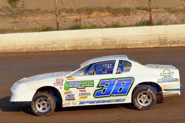 2017 ST 38 TOBY PRICE 825B.jpg