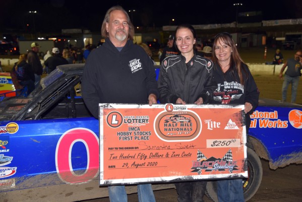 2020 XX WINNER SAMANTHA SWETT AND FAMILY 912.jpg
