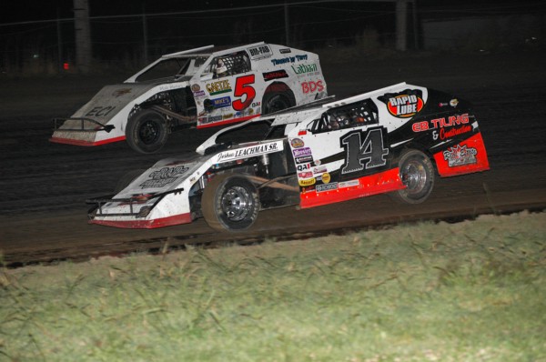 2020 X MW A COUPLE OF LOCAL FAVES DUKING IT OUT 815.jpg