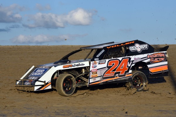 2020 MW 24 DEREK VOLLER 620.jpg