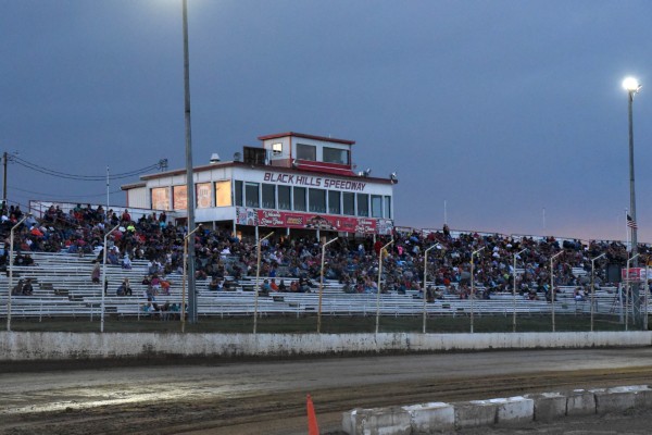 2021 XX CROWD SCENE 72A.jpg