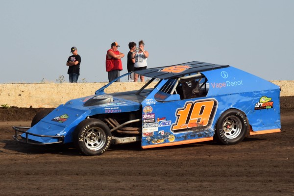 2021 MW 19 TYLER MCFARLAND 725A.jpg