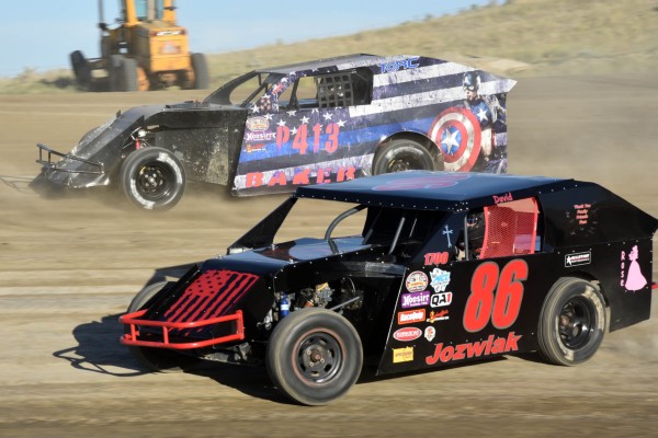 2021 X M4 COUPLE OF MOD 4 PLAYING IN THE DIRT 612.jpg