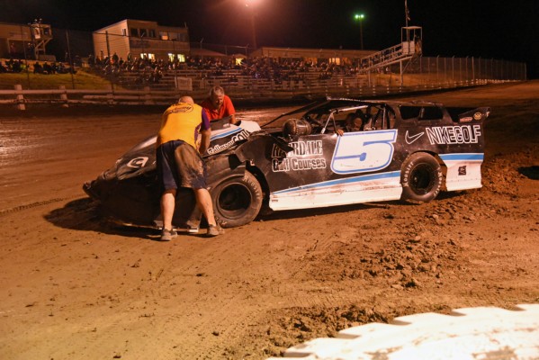 2023 X A FRONT STRETCH CARNAGE 93.jpg
