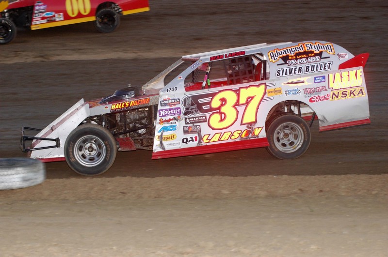 2023 X M4 LARSON TRYING TO BEAT KITTLE TO FIRST CORNER 56.jpg