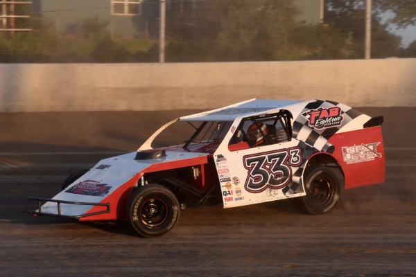 2024 MW 33 TRAVIS LONG 75C.jpg
