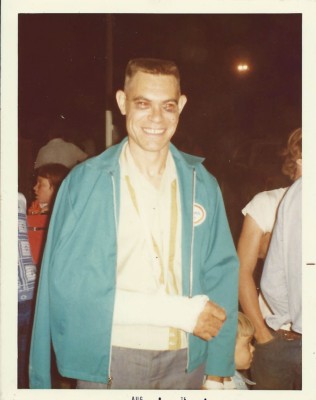 1975 JERRY KREBER AFTER FLIPPING JACK COMER'S SPRINTER.jpg
