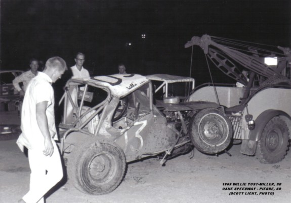 1969 M 03 WILLIE-YOST-CRASH.jpg