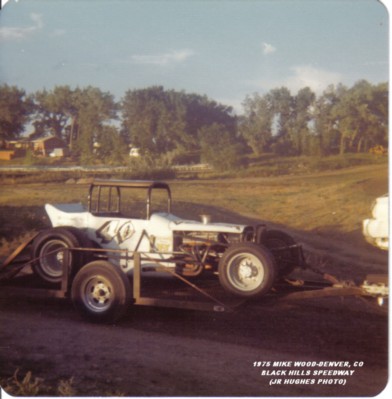 1975 M 40 MIKE WOOD.jpg