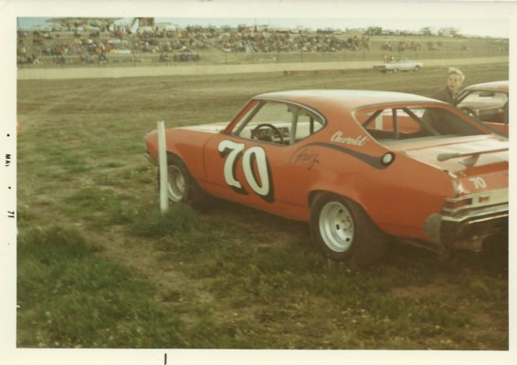 1971 A 70 LES STADEL.jpg