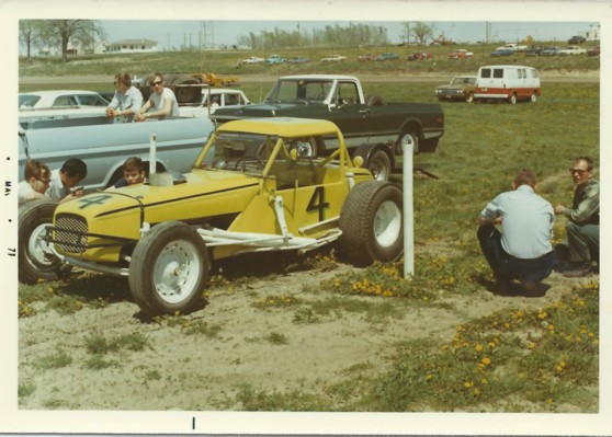 1971 M 4 RAY BARKER.jpg
