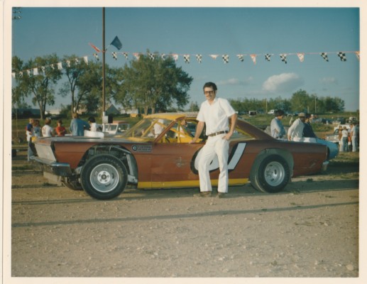 1975 A 61 TOM BARBIER.jpg