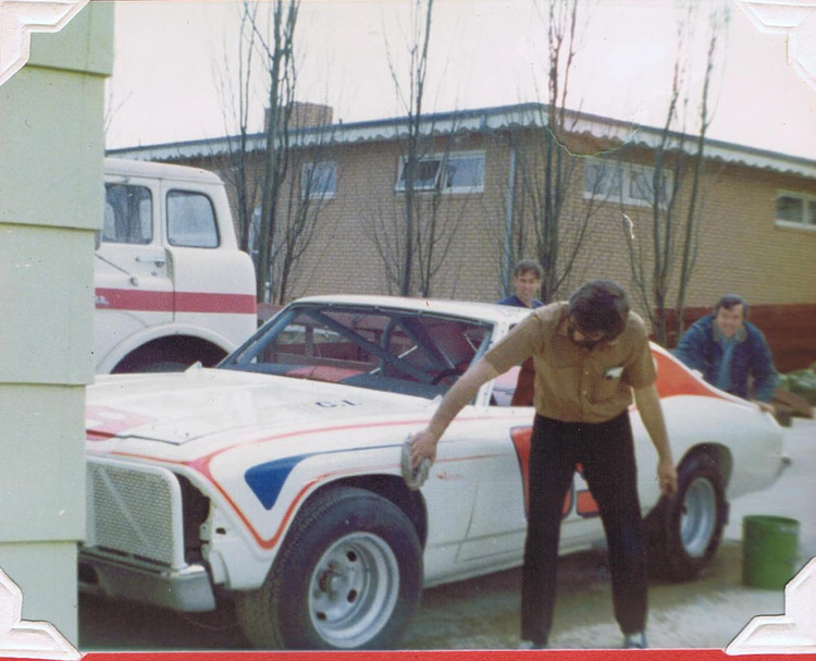 1975 LES STADEL 13